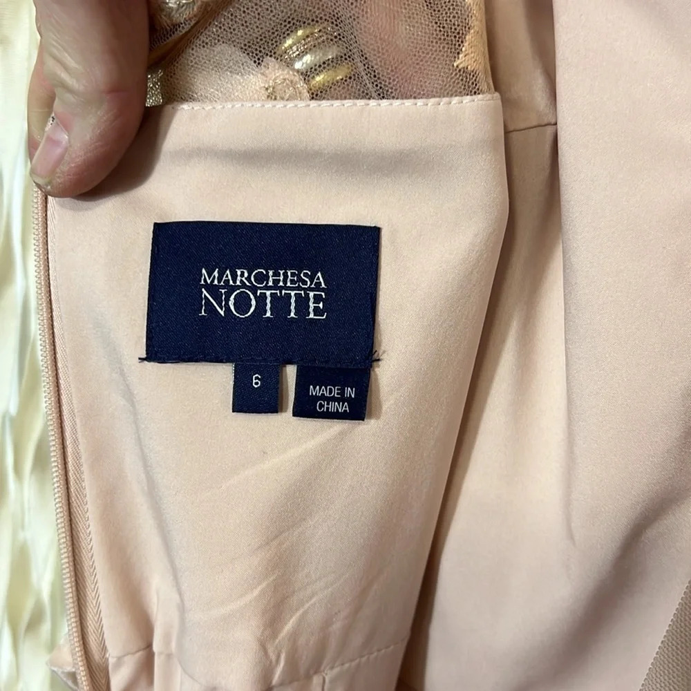 Marchesa Note V-Neck 3D Flora Dress in Soft Pink Size 6 - Picture 10 of 13